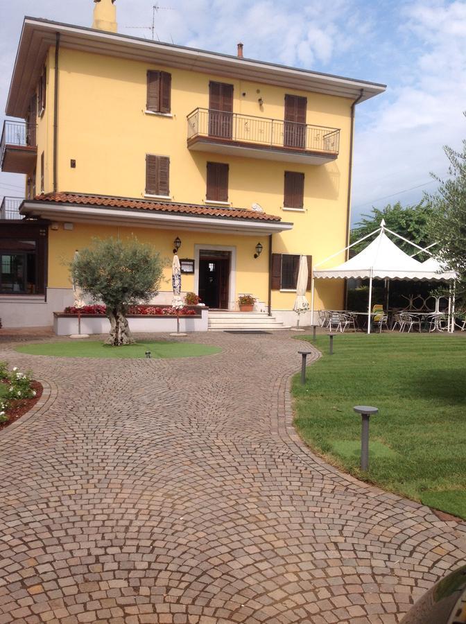 Hotel Panineria Colombera Rossa ブレシア エクステリア 写真