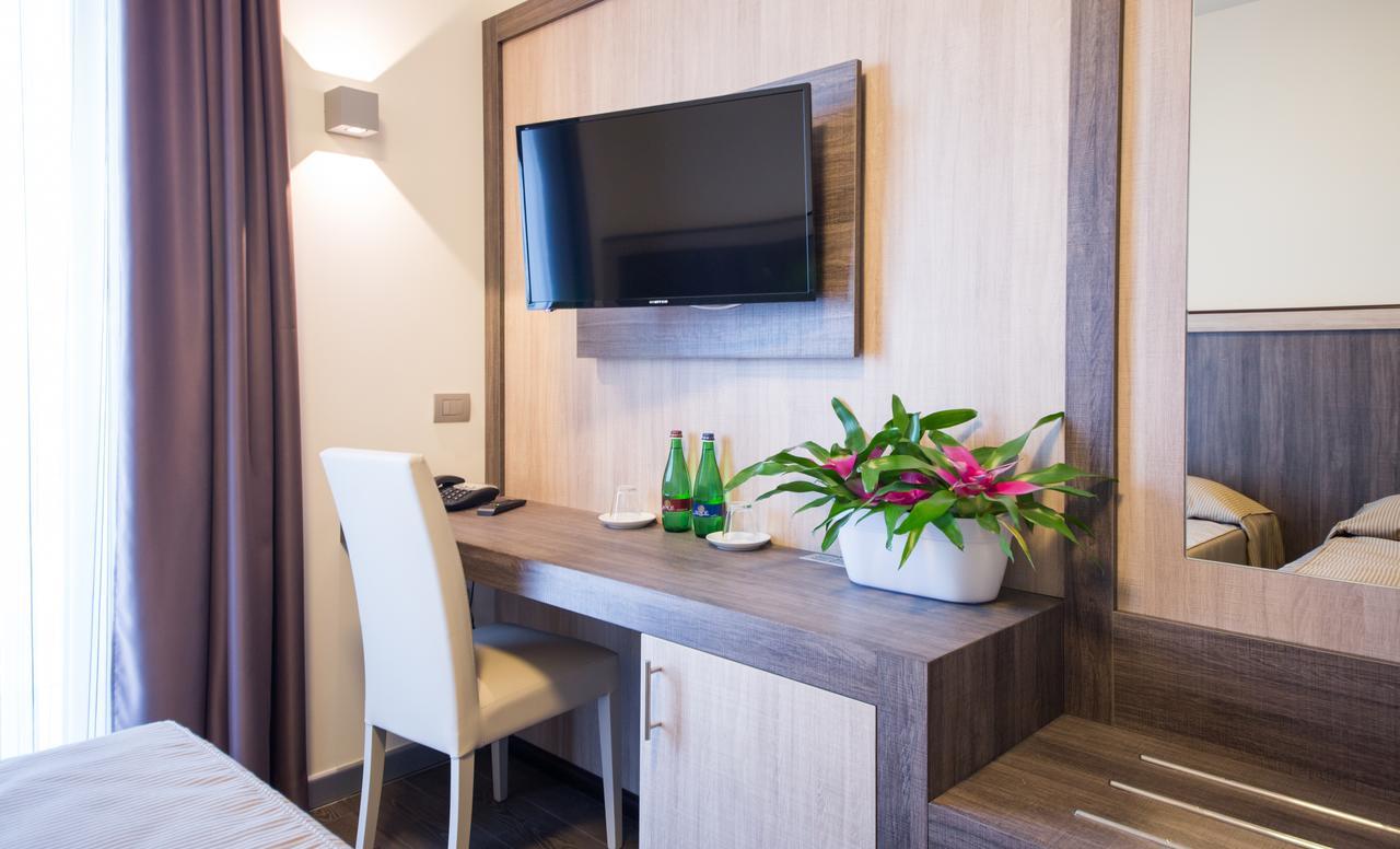 Hotel Panineria Colombera Rossa ブレシア エクステリア 写真